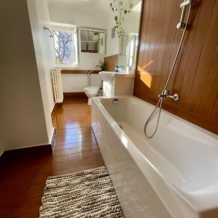 Апартаменты Proche Centre Et Gare- 8 Personnes *