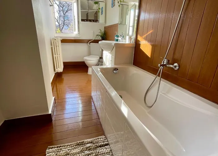 Апартаменты Proche Centre Et Gare- 8 Personnes *