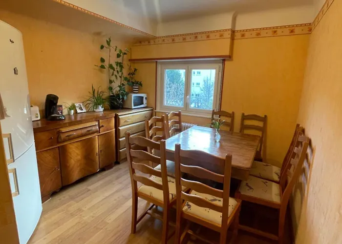 Апартаменты Proche Centre Et Gare- 8 Personnes